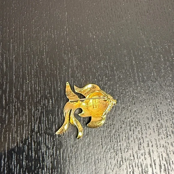 Signed Butler Fish Brooch - Picture 3 of 5
